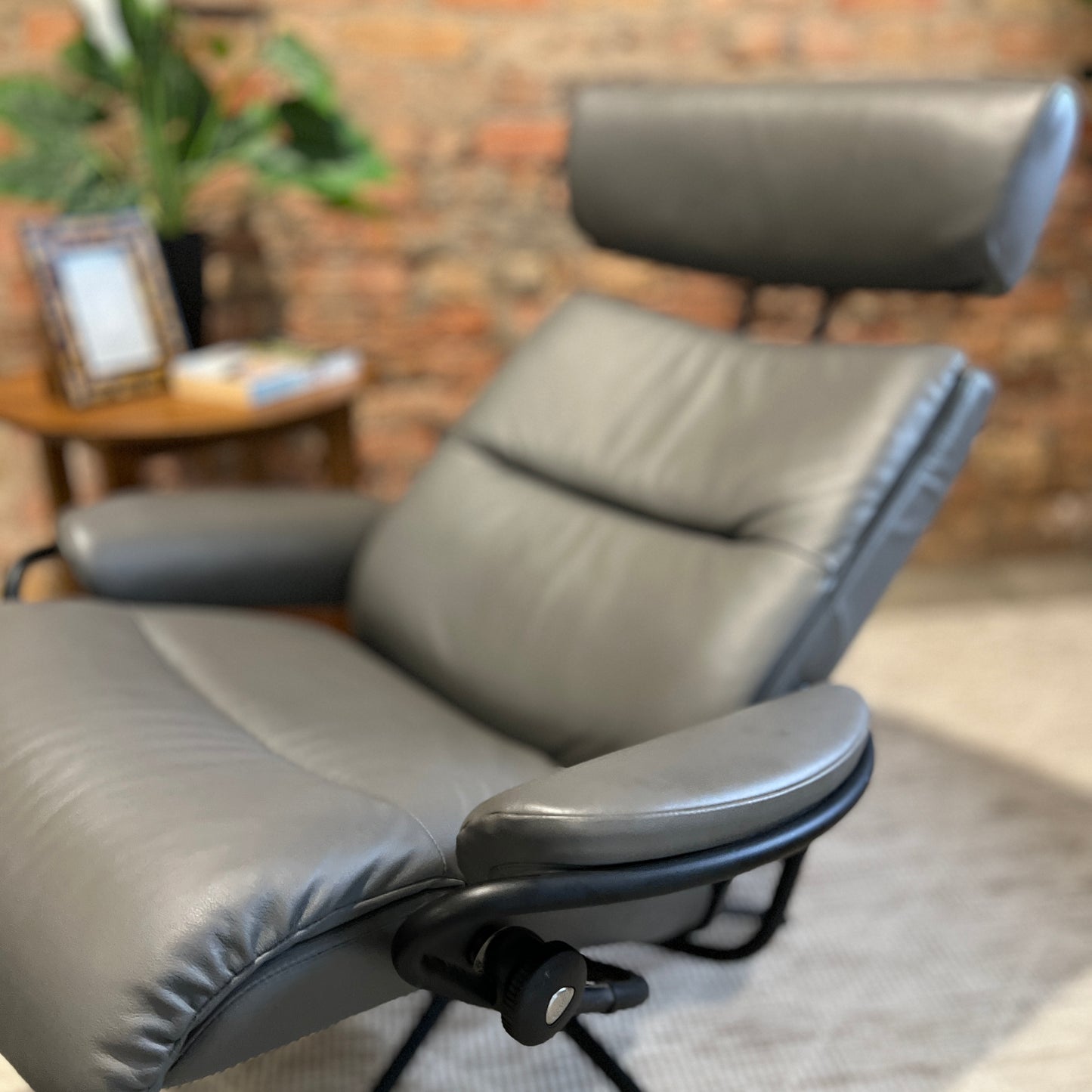 Tokyo Nordic Recliner with Ottoman