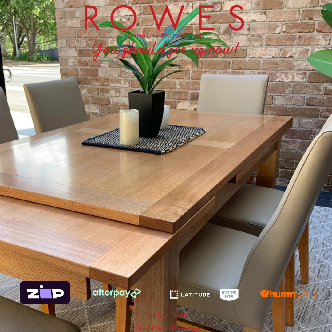 Wooden extension dining table