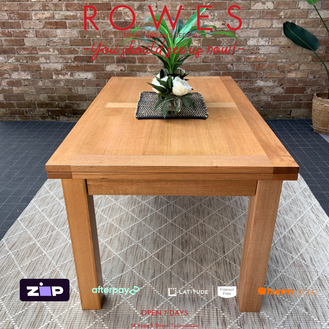 Wooden extension dining table