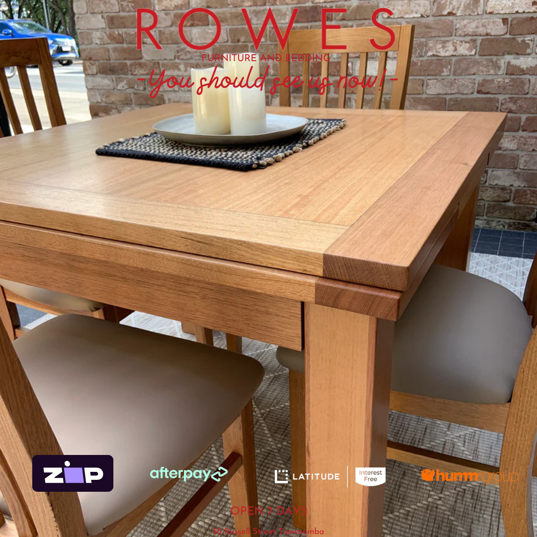 Wooden extension dining table